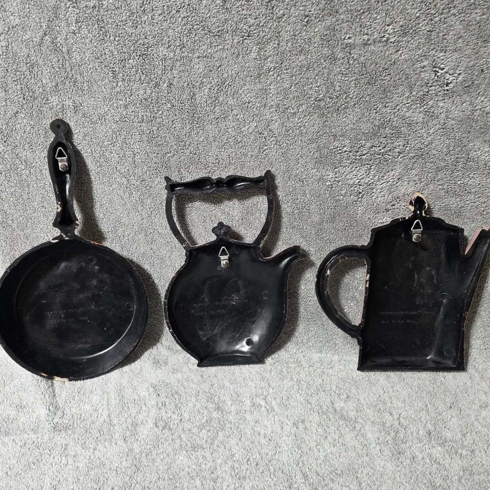 Vintage Kitchen Wall Plaque Set Of 3 Skillet Teapot Coffee Pot